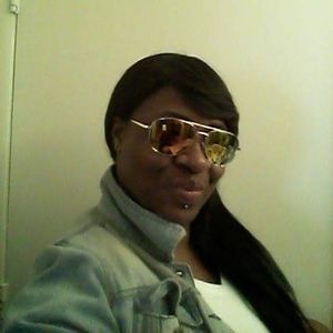 Meet your Posher, Yvette