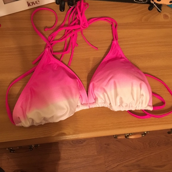 Bikini - Picture 3 of 3