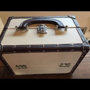 Makeup/ jewelry case