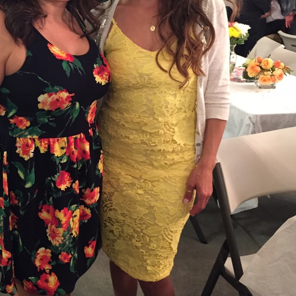 Lulus yellow crochet lace dress xs - Picture 2 of 2