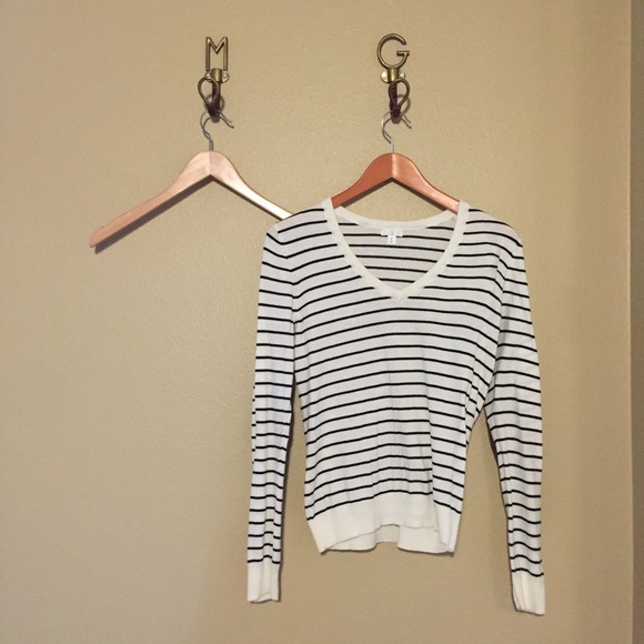 Nordstrom's light long sleeve - Picture 2 of 3