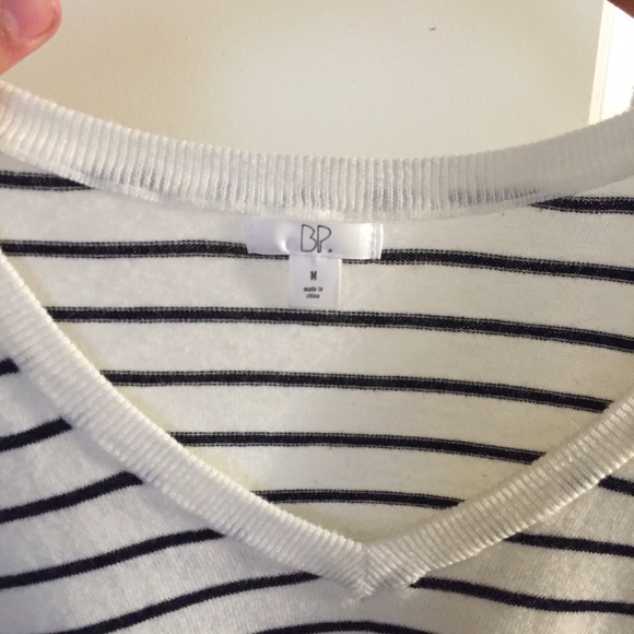 Nordstrom's light long sleeve - Picture 3 of 3