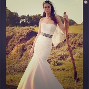 🎉SOLD🎉 Whimsical David's Bridal Wedding Dress