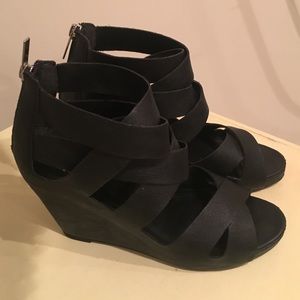 Strappy Black Zipper Back Wedges