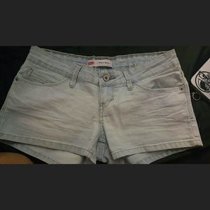 Levi Shorty shorts