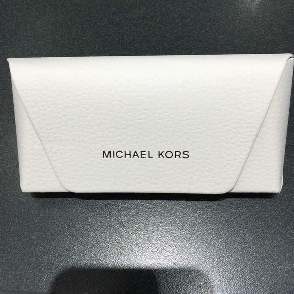 🌟SALE🌟Michael Kors Sunglass case