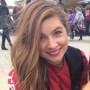 Meet your Posher, Caitlin