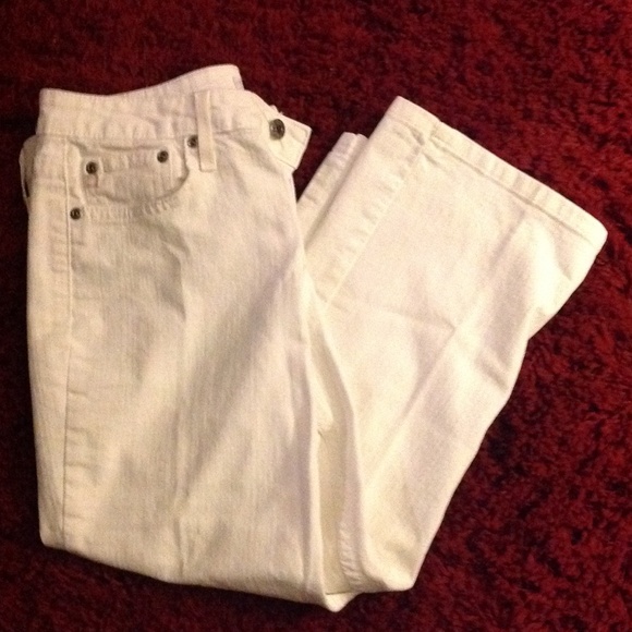 Beautiful white capris.
