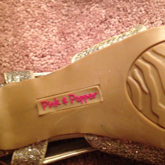 ✨✨✨Gold and silver, glitter heels✨✨✨ - Picture 3 of 4