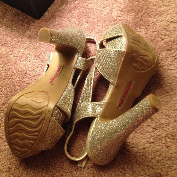 ✨✨✨Gold and silver, glitter heels✨✨✨ - Picture 4 of 4