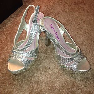 ✨✨✨Gold and silver, glitter heels✨✨✨