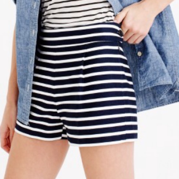 Bonded twill short in horizontal stripe - Picture 2 of 2