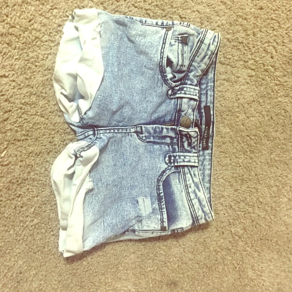 Sneak peek shorts