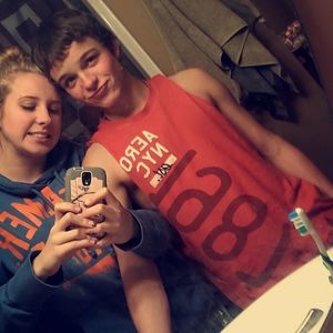 Meet your Posher, Charis