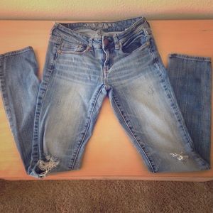 AE light wash distressed skinny jeans