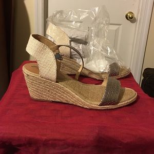 Lucky brand wedge sandals