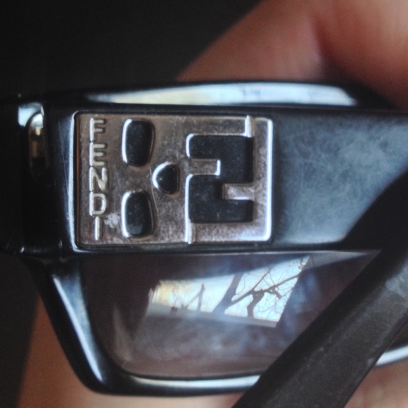 MAKE AN OFFER!!! AUTHENTIC FENDI SUNGLASSES
