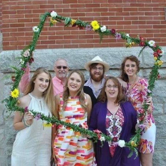 Meet your Posher, Kim - Picture 1 of 1