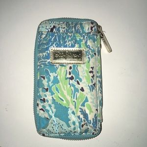 Lilly Pulitzer wristlet / wallet