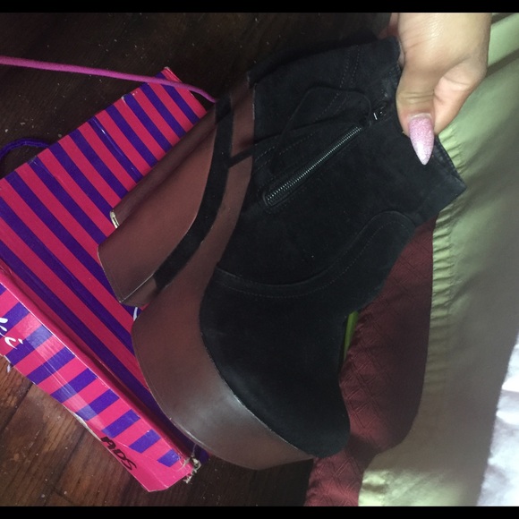 Platform ankle booties - Picture 2 of 4