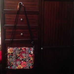 NWOT VERA BRADLEY MESSENGER BAG HAPPY SNAILS