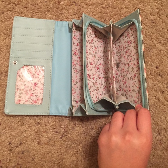 Cute Bear Wallet - Picture 3 of 4