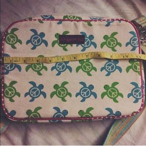 Bungalow 360 turtle peace bag
