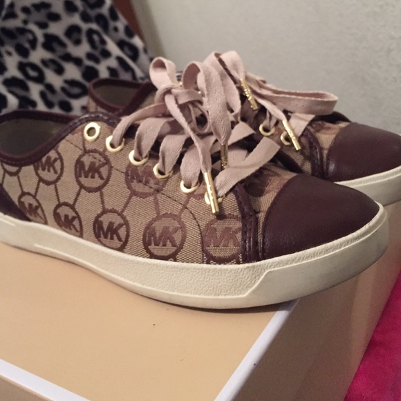 Michael kors shoes - Picture 2 of 2