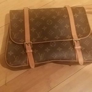 Authentic Louis  Vuitton  crossbody