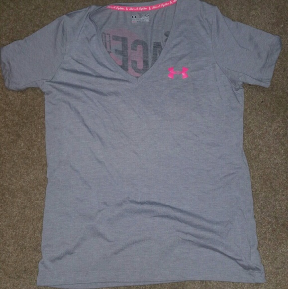 Under Armour Race for the ribbon shirt