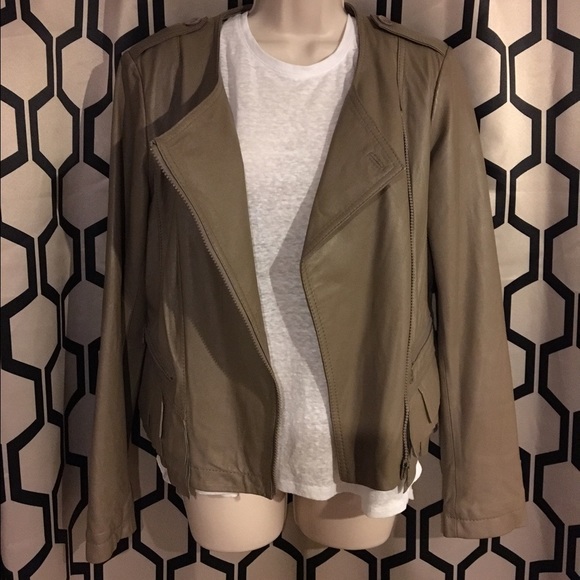 Leather jacket - Picture 1 of 4