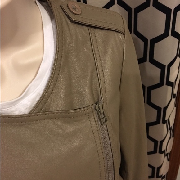 Leather jacket - Picture 4 of 4