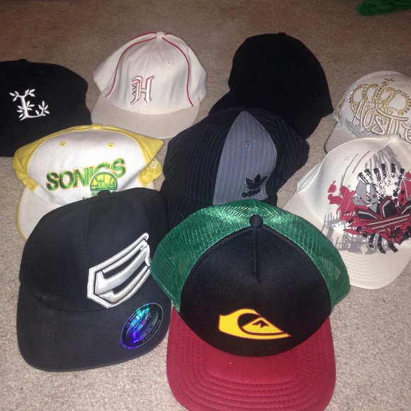 MENS 9 CAPS BUNDLE
