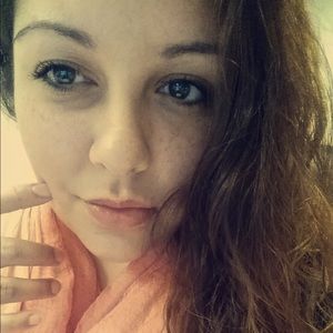 Meet your Posher, Celia