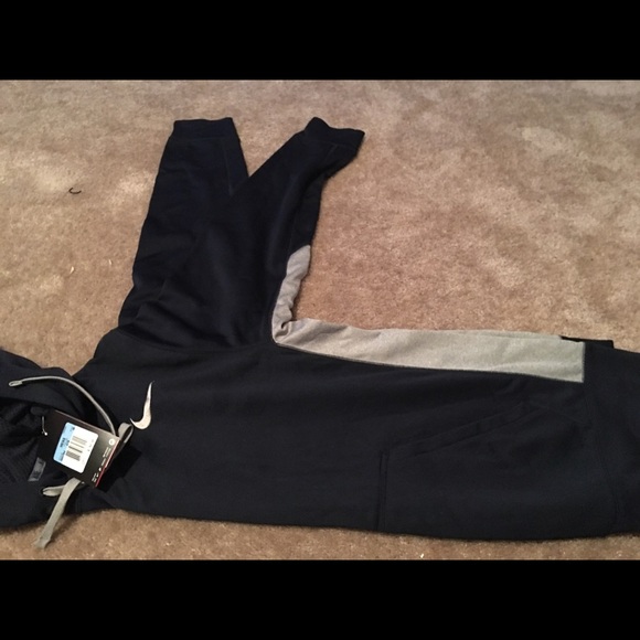 Nike pullover - Picture 3 of 3