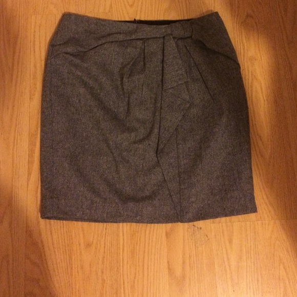 Banana Republic Gray Skirt w/ Bow
