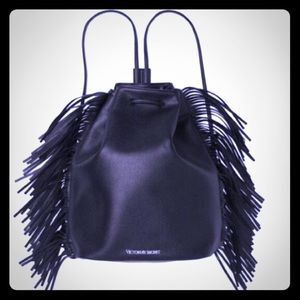 🎉FLASH SALE Super cute Victoria Secret fringe bag