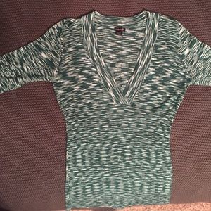 Thin v neck knit top