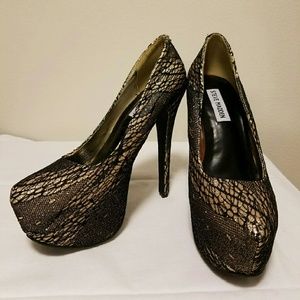 Black and gold lace Steve Madden heels