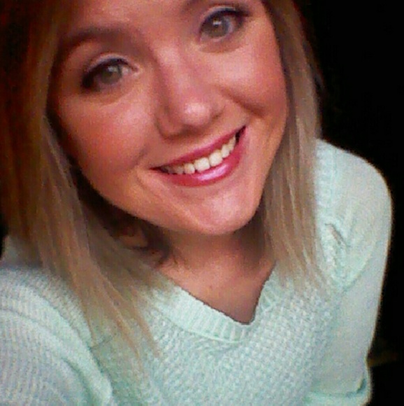 Meet your Posher, Tori - Picture 1 of 1