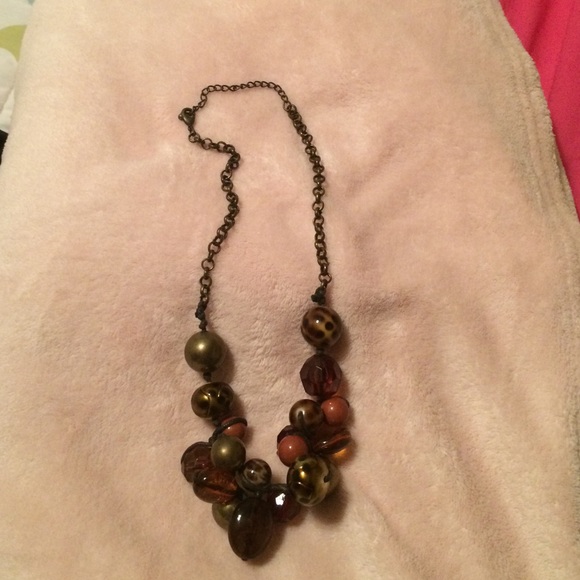 Neutral colors necklace
