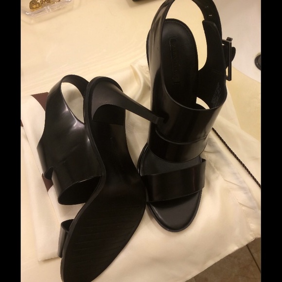 Zara Trf sandals ***NEW NEVER WORN**** - Picture 2 of 4