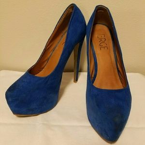 ERGE electric blue pumps