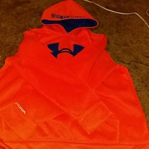 Under armour sweatshirt