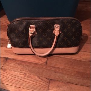 Louis Vuitton Bag (Waiting for Offers)