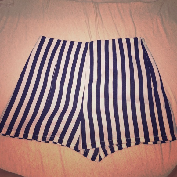 Black/white stripe high-waisted shorts