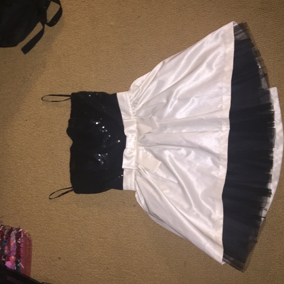 BETSY JOHNSON strapless short party dress!