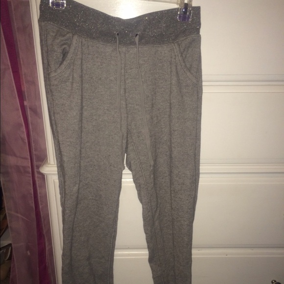 *low quality pictures* Joggers - Picture 1 of 1