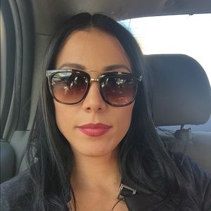 Meet your Posher, Ana