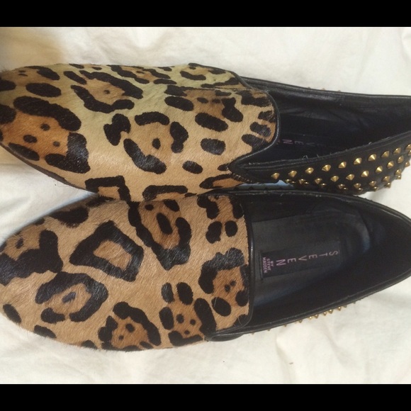 Steve Madden Cheetah with studs smoking slippers